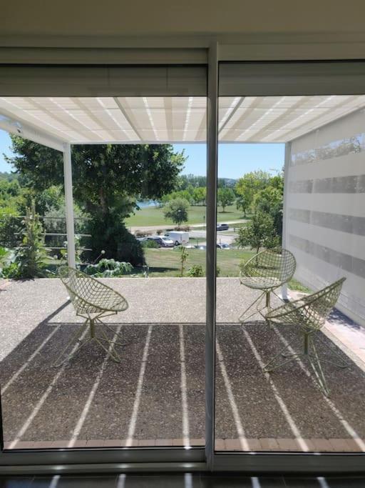 Grande Maison Avec Vue Sur Le Lac Saramon Exterior foto